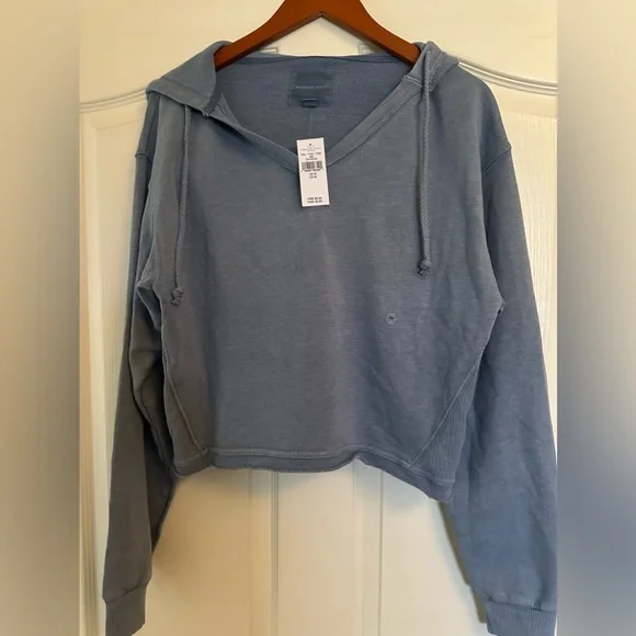 American Eagle NWT cropped hoodie - Picture 1 of 4